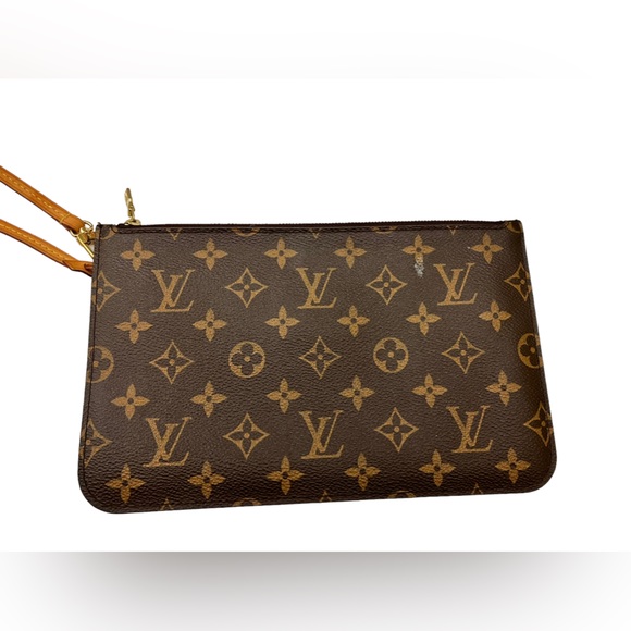 Authentic Louis Vuitton Monogram wristlet!  Great condition. Small spot on side. - Picture 1 of 14